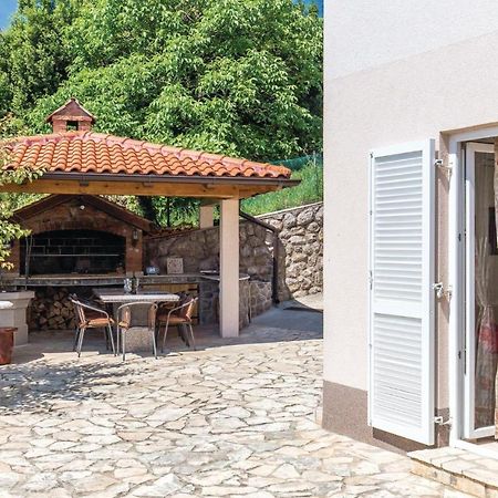 1 Bedroom Cozy Apartment In Ičići 外观 照片