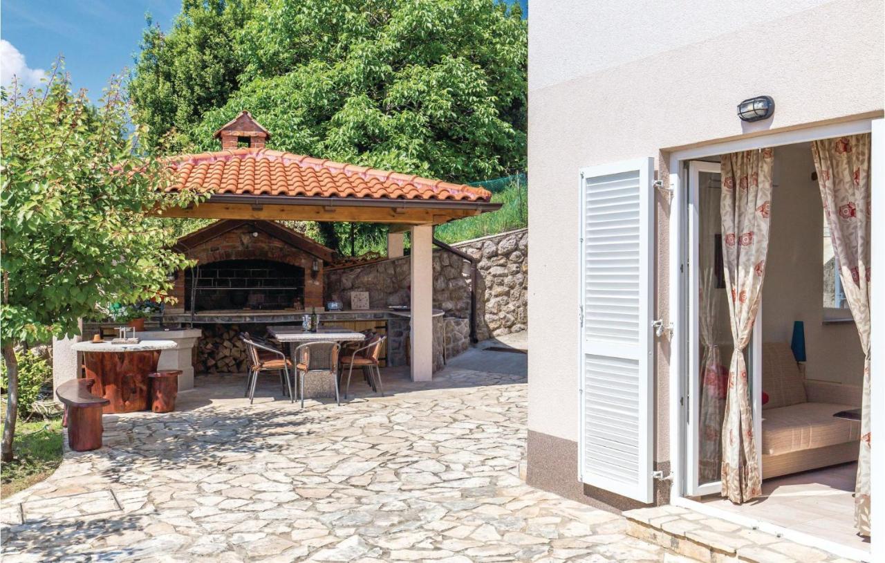 1 Bedroom Cozy Apartment In Ičići 外观 照片